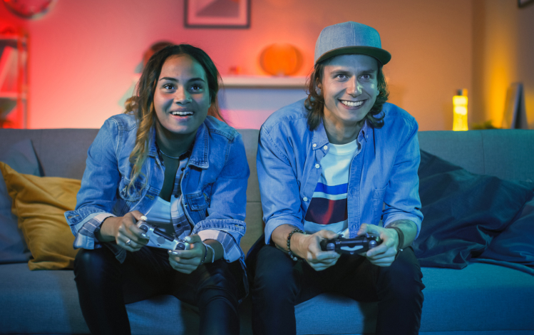 3 Ways Integrated marketing Can Help Raise the Bar With Your Customers - Man playing video games